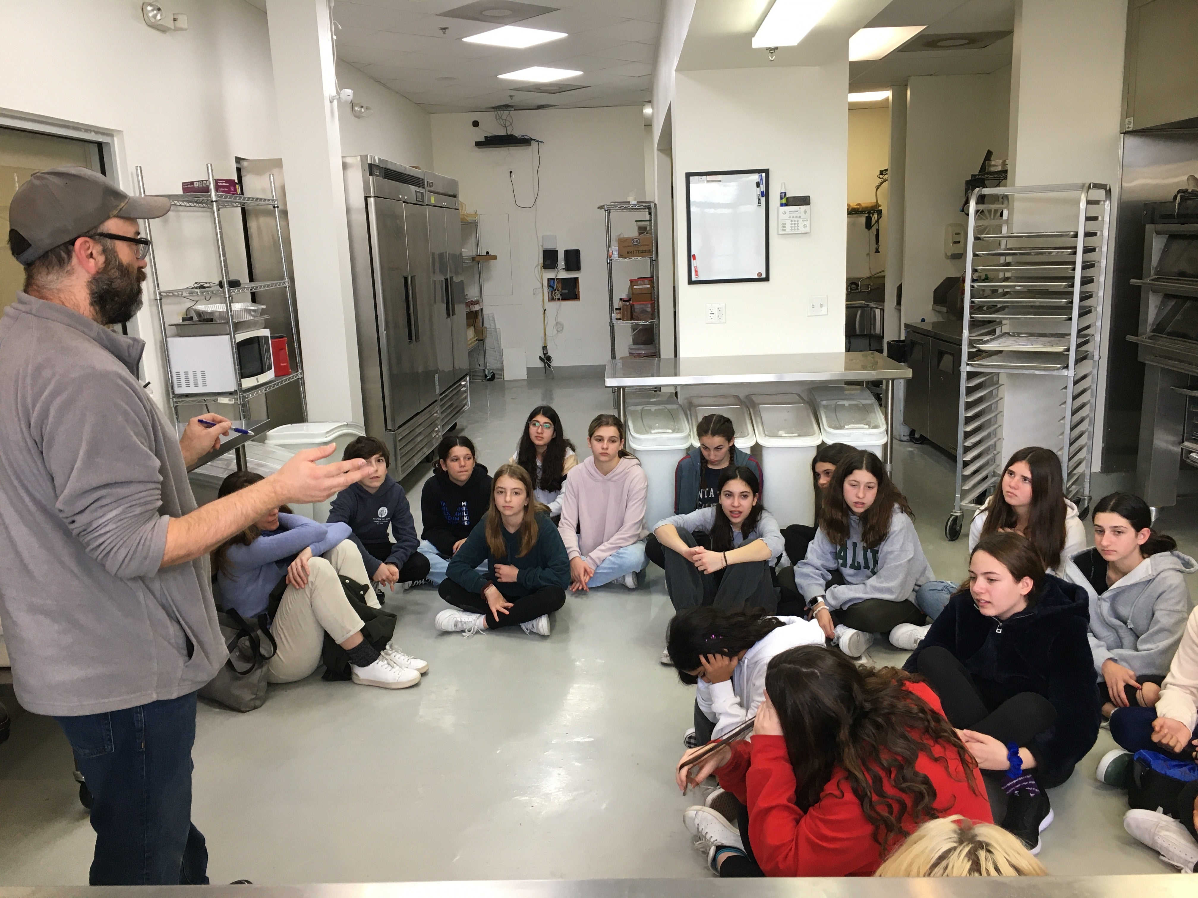 Milken Students Take a Tour of The Kosher Cookie Company